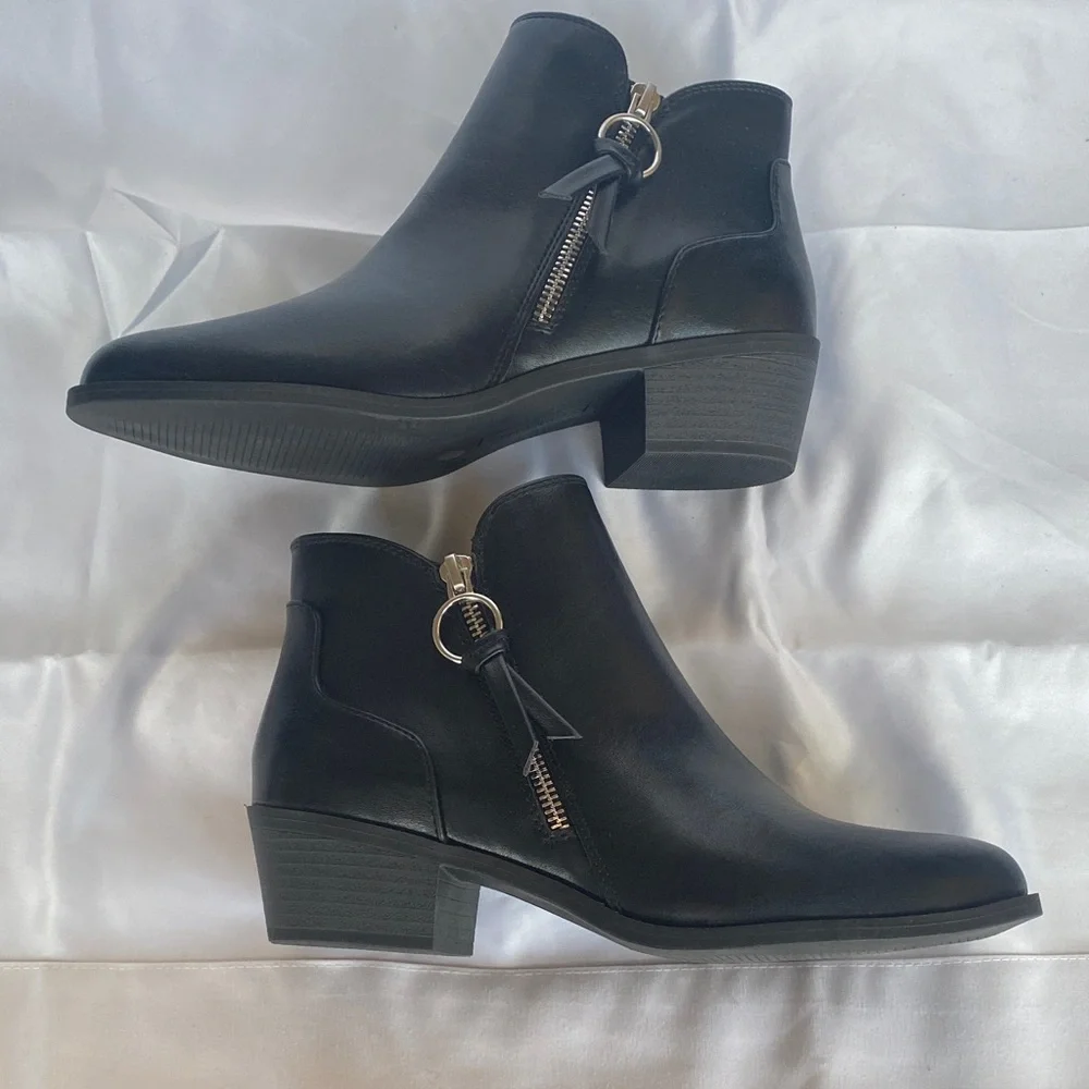 Arizona Jean Co. Black Faux Leather‎  Ankle Boots